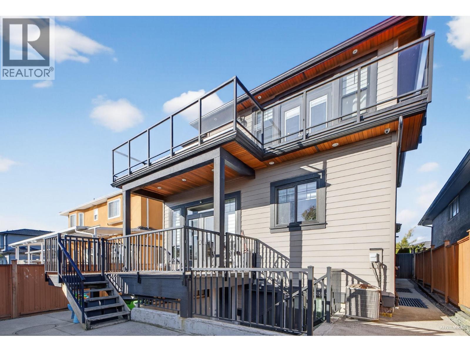 4564 VENABLES STREET, Burnaby