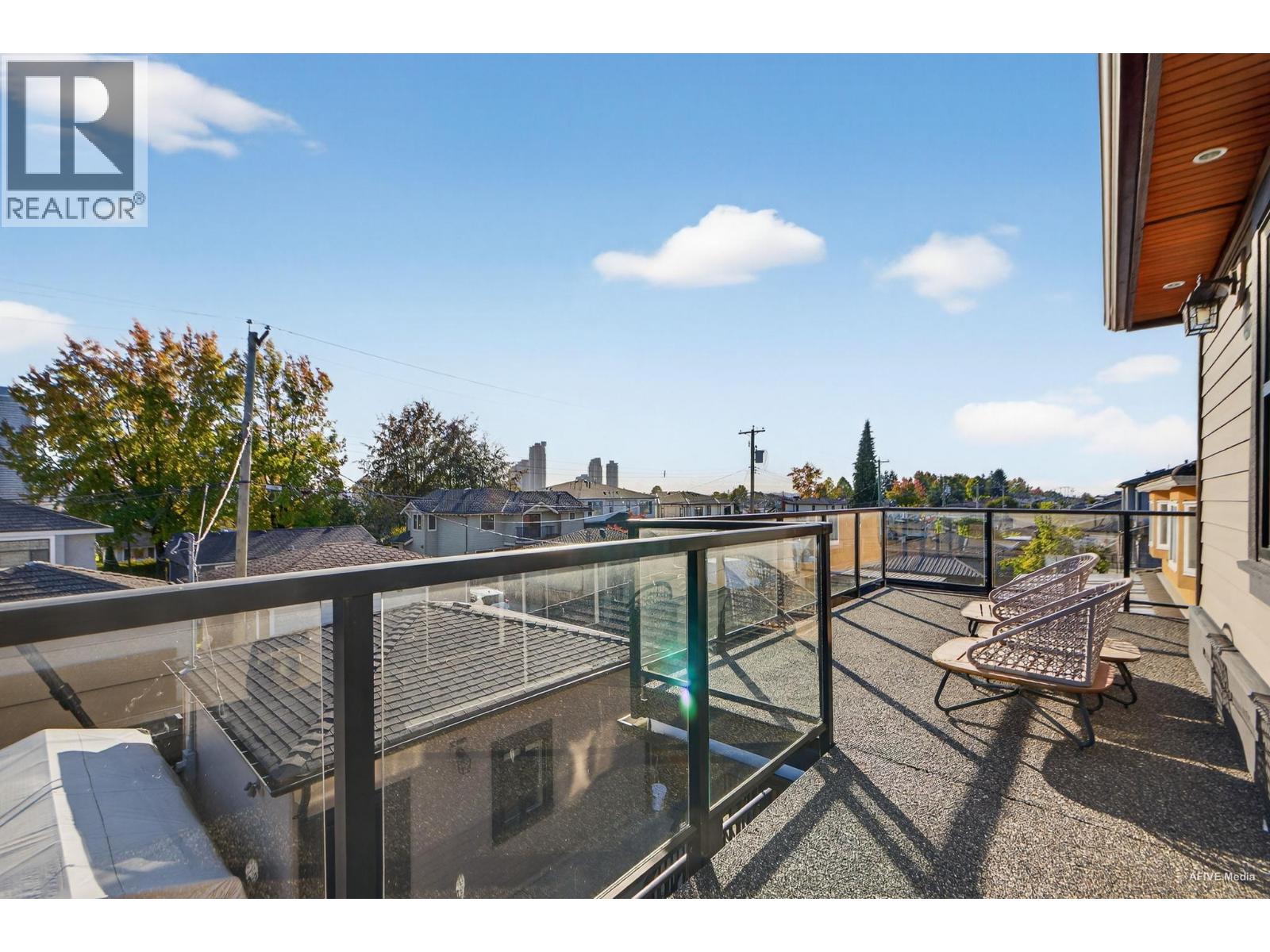 4564 VENABLES STREET, Burnaby