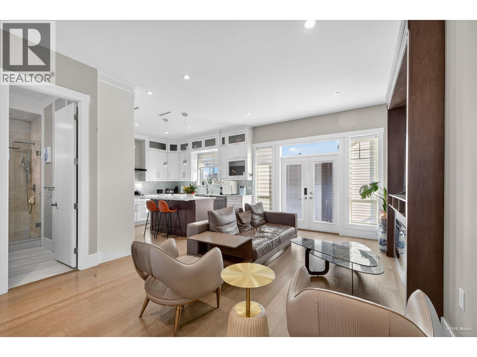 4564 VENABLES STREET, Burnaby