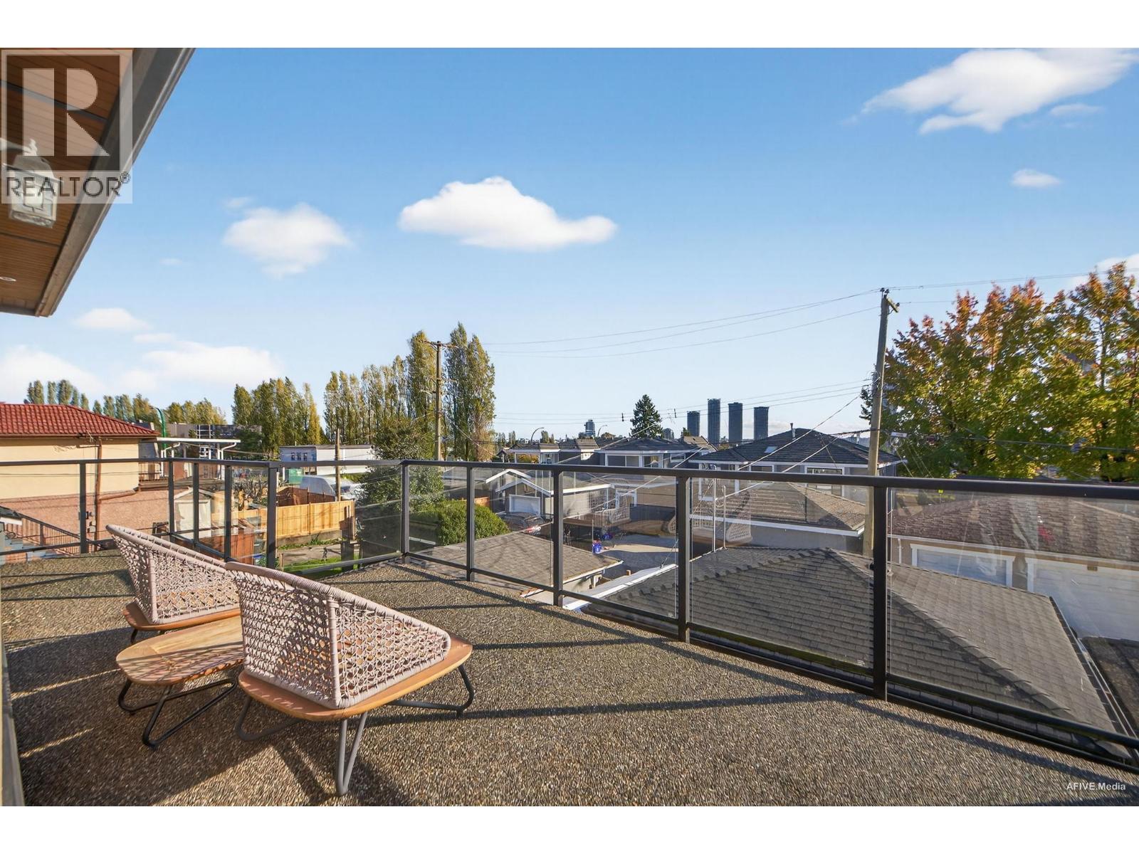 4564 VENABLES STREET, Burnaby