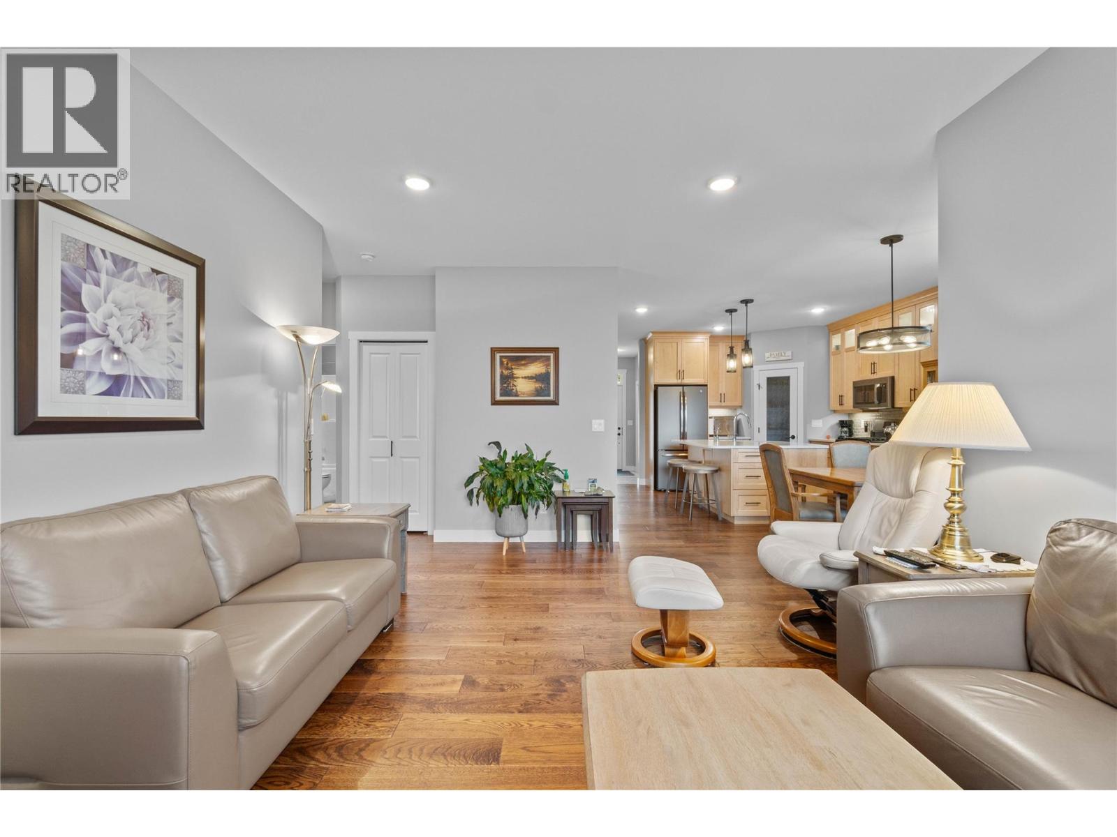 32 1791 10 Street Southwest, Salmon Arm