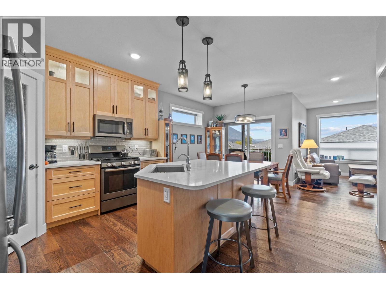 32 1791 10 Street Southwest, Salmon Arm