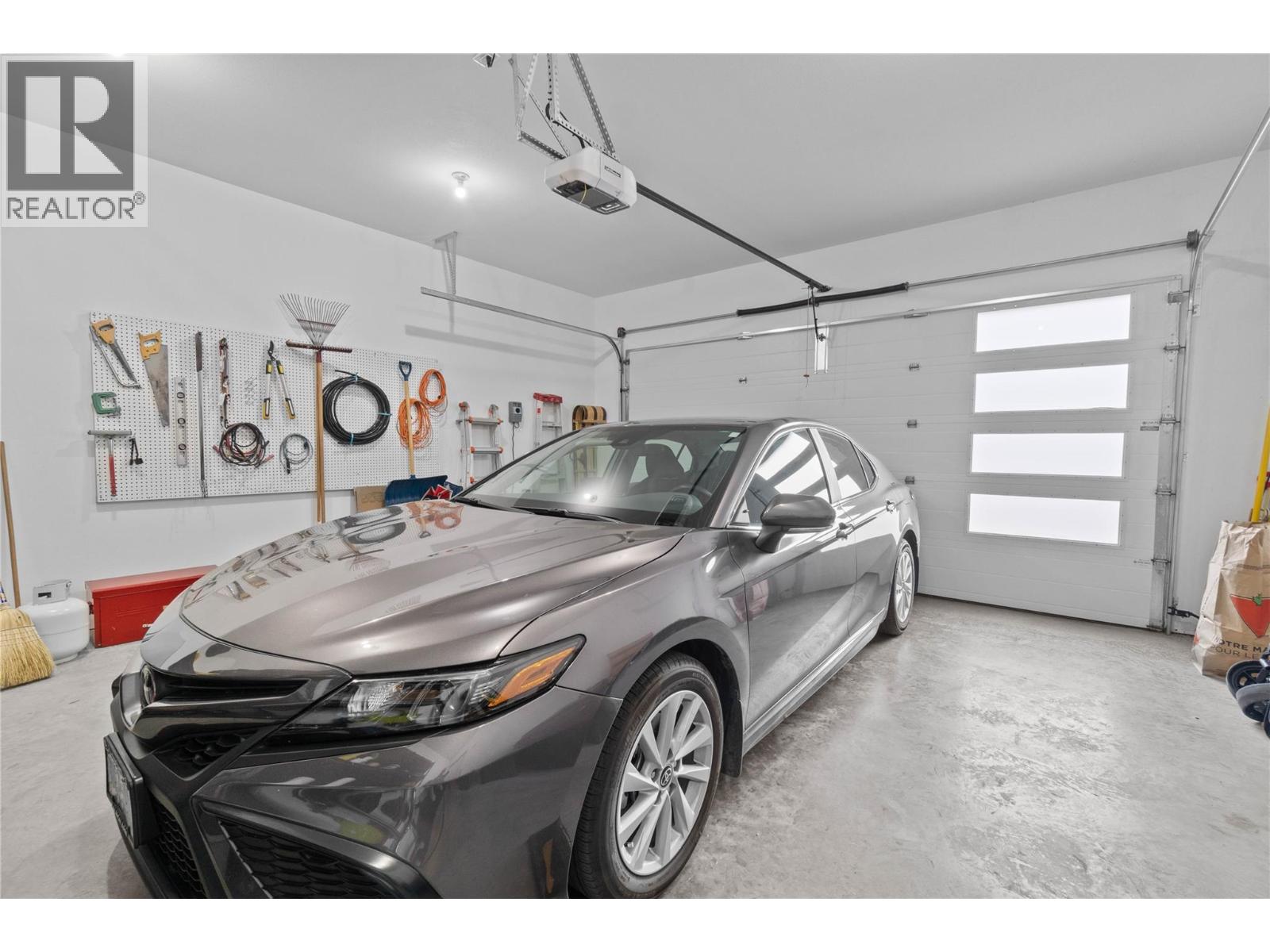 32 1791 10 Street Southwest, Salmon Arm