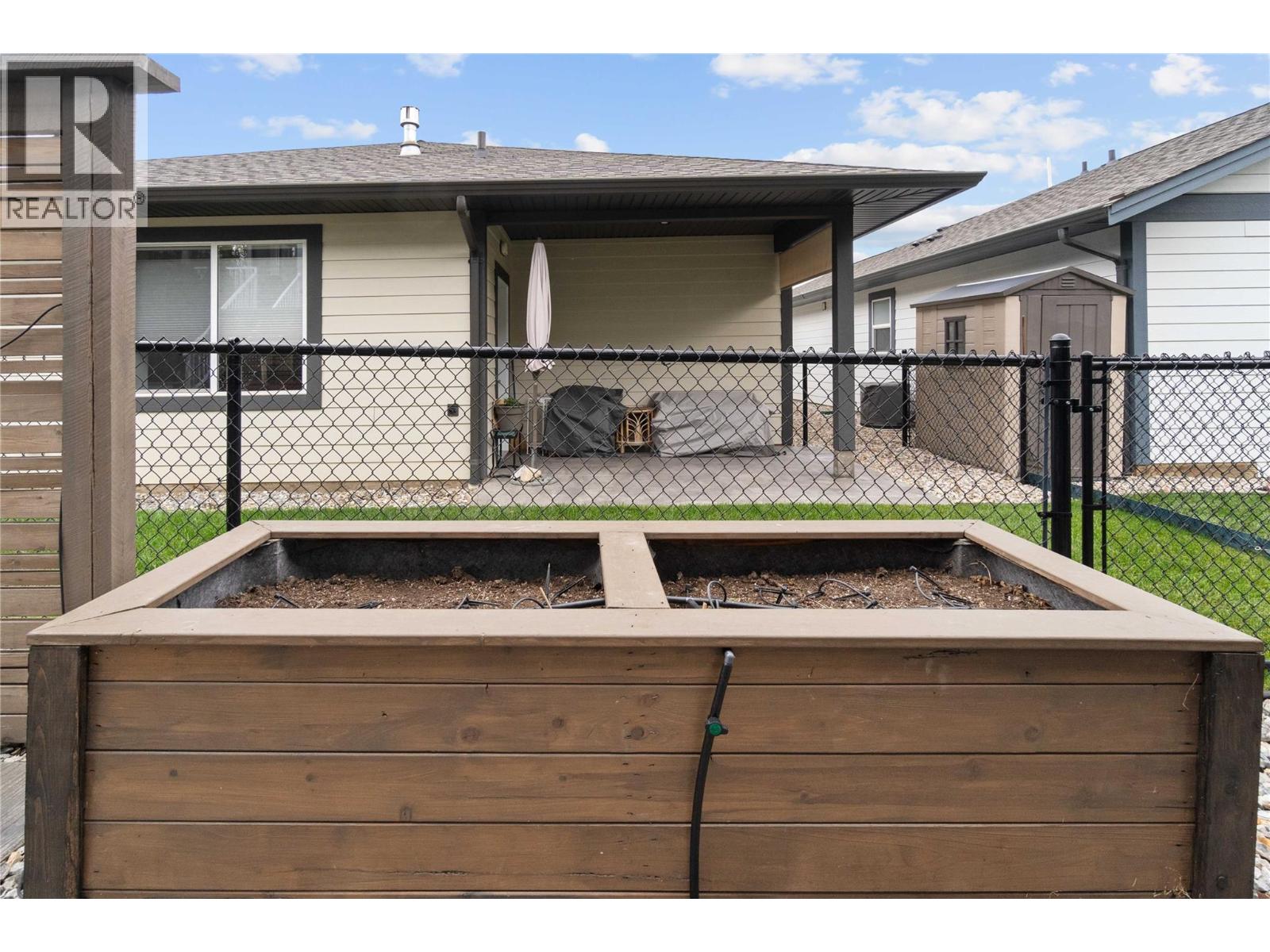 32 1791 10 Street Southwest, Salmon Arm
