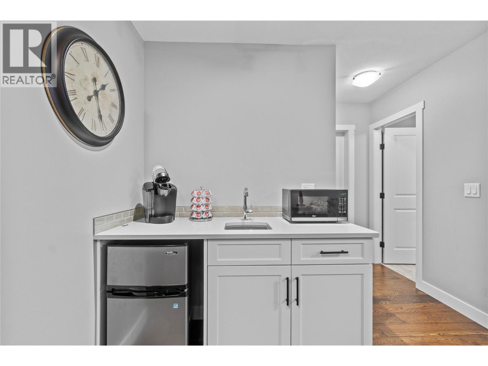 32 1791 10 Street Southwest, Salmon Arm