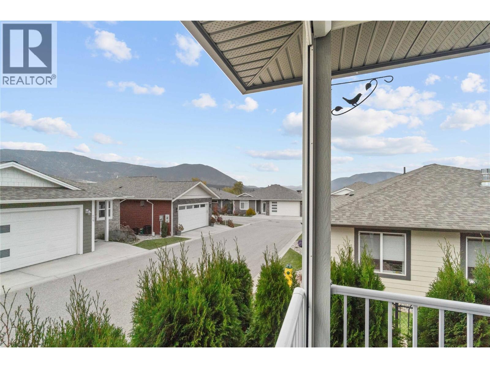 32 1791 10 Street Southwest, Salmon Arm