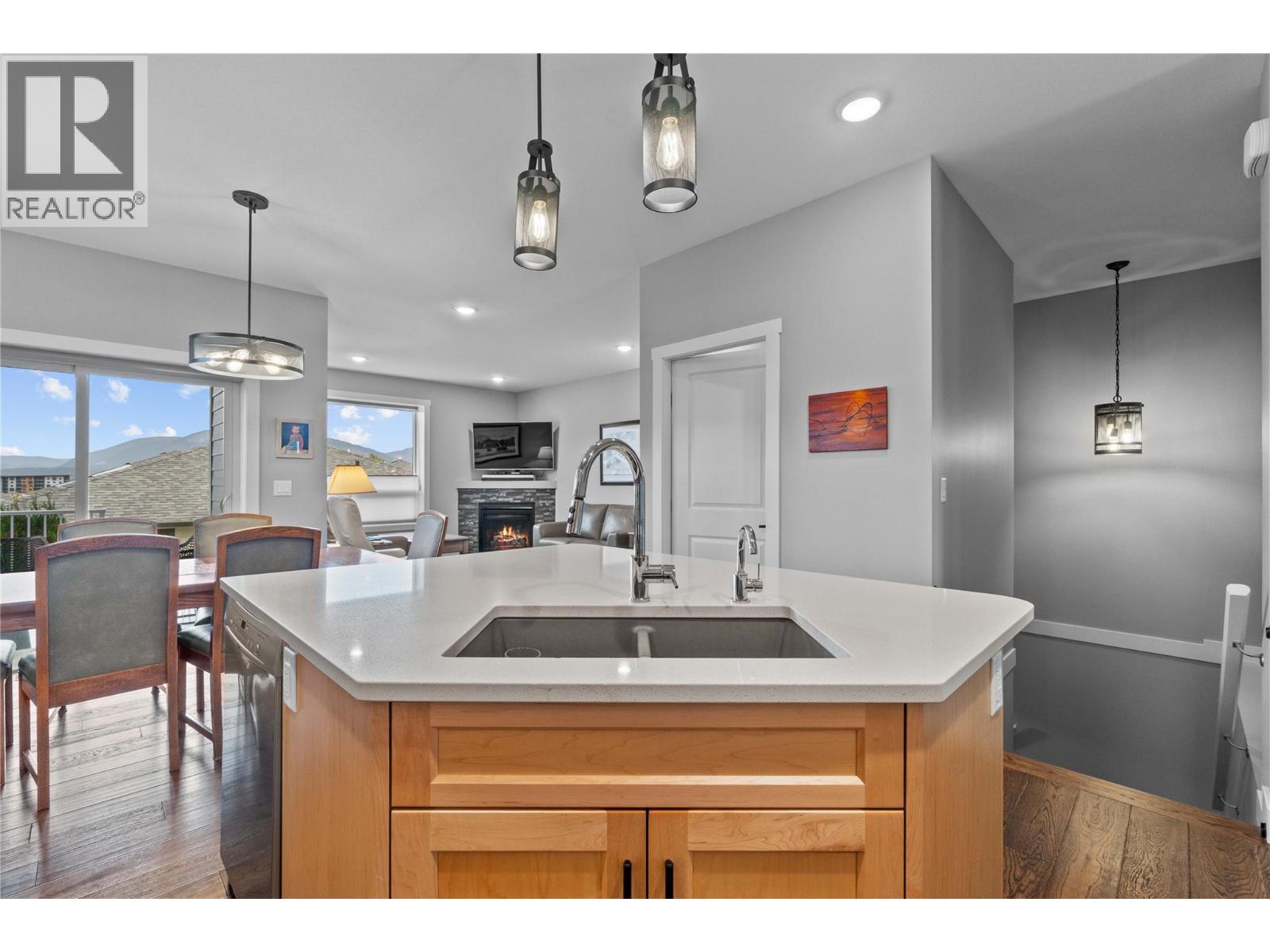 32 1791 10 Street Southwest, Salmon Arm