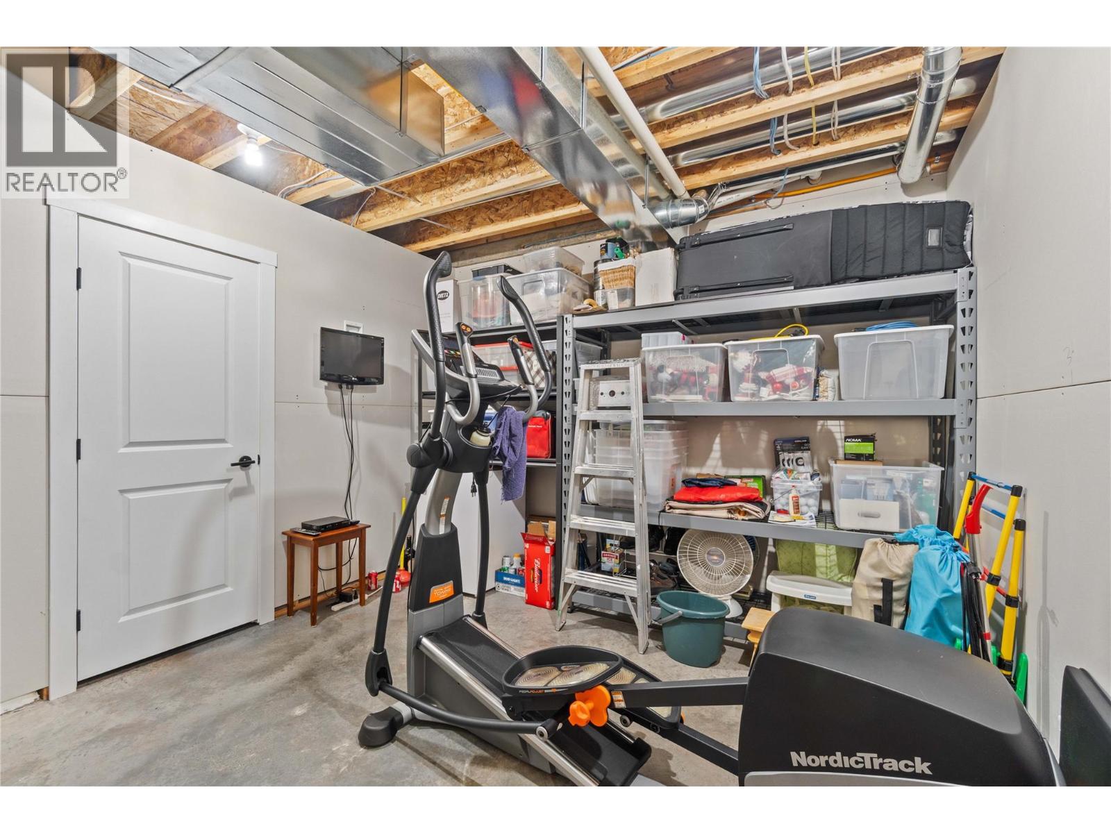 32 1791 10 Street Southwest, Salmon Arm