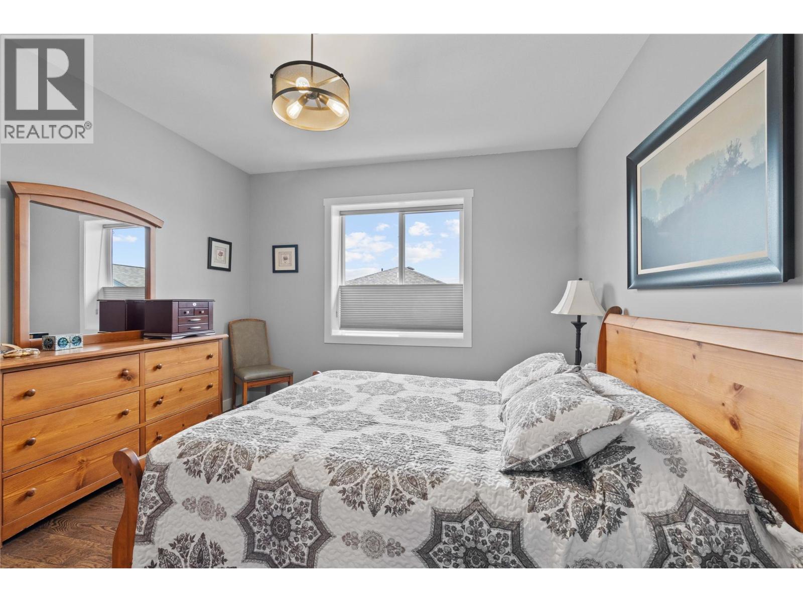 32 1791 10 Street Southwest, Salmon Arm