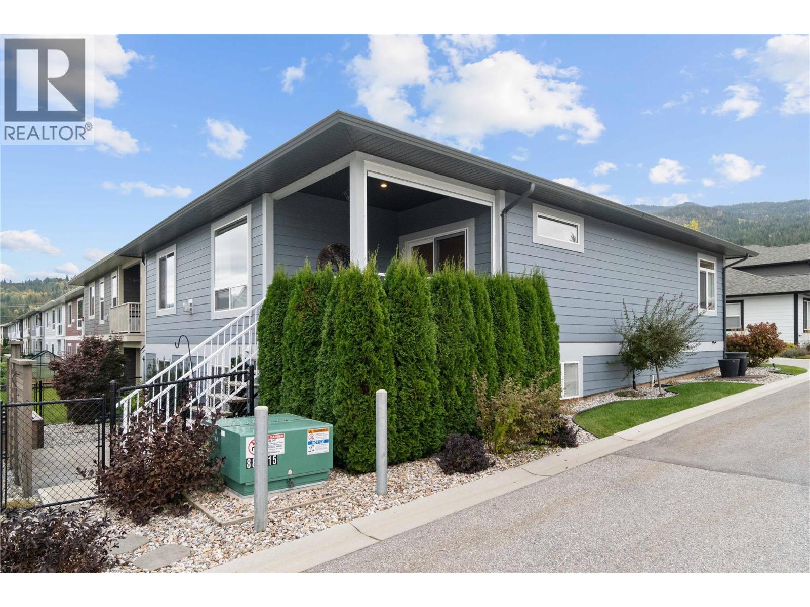 32 1791 10 Street Southwest, Salmon Arm
