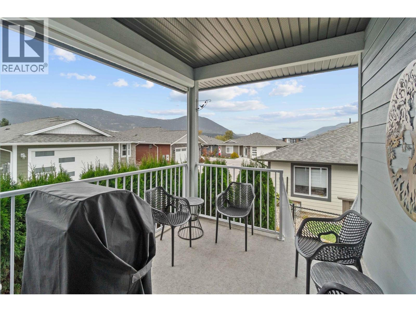 32 1791 10 Street Southwest, Salmon Arm