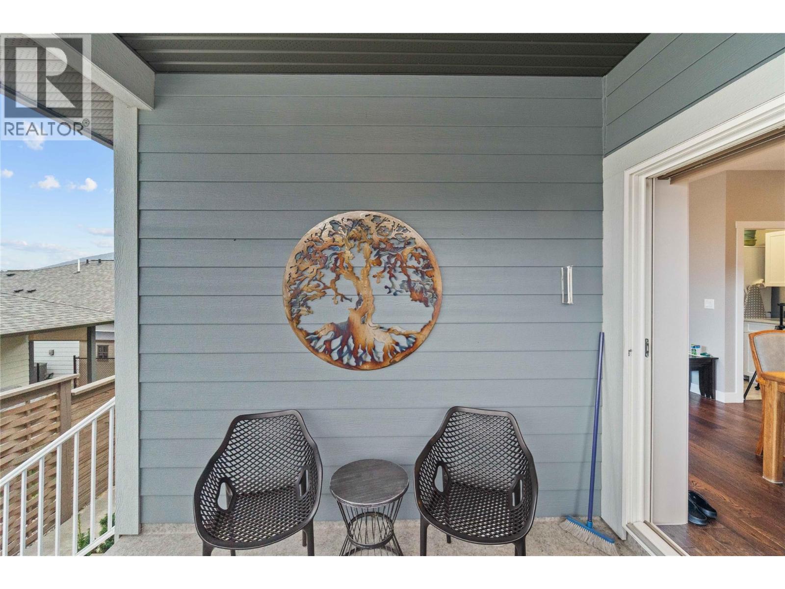 32 1791 10 Street Southwest, Salmon Arm