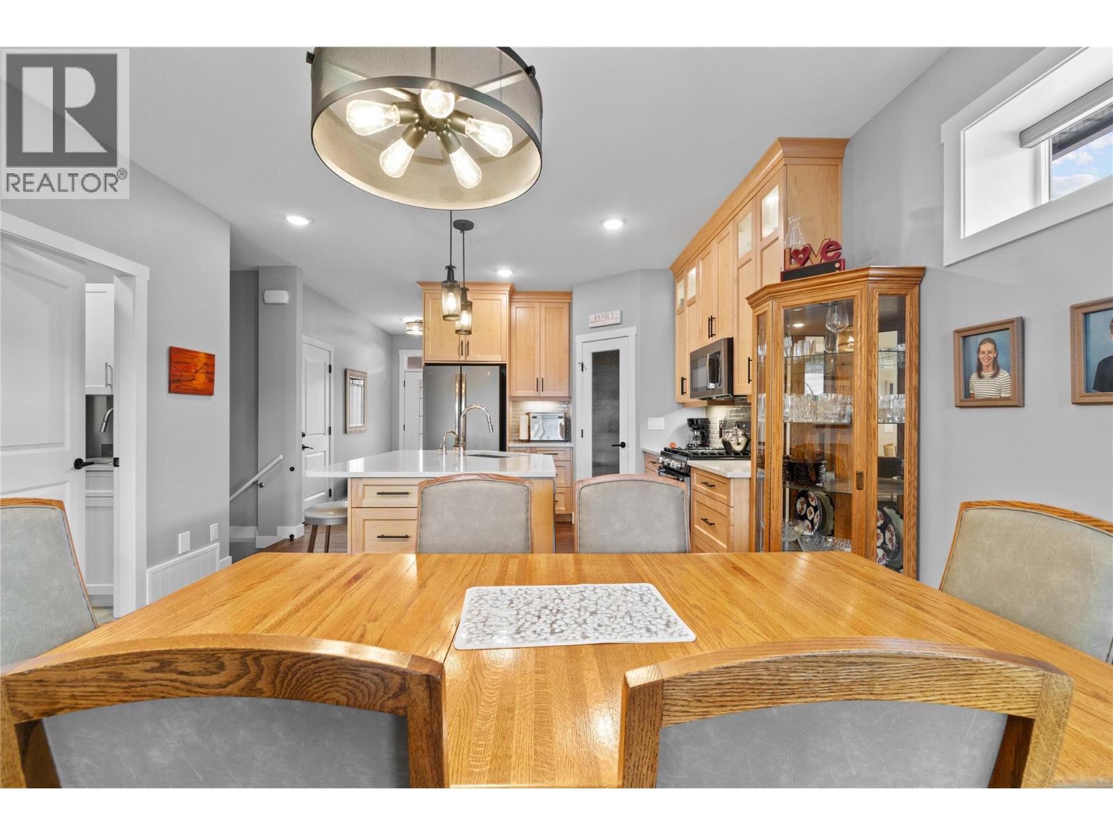 32 1791 10 Street Southwest, Salmon Arm
