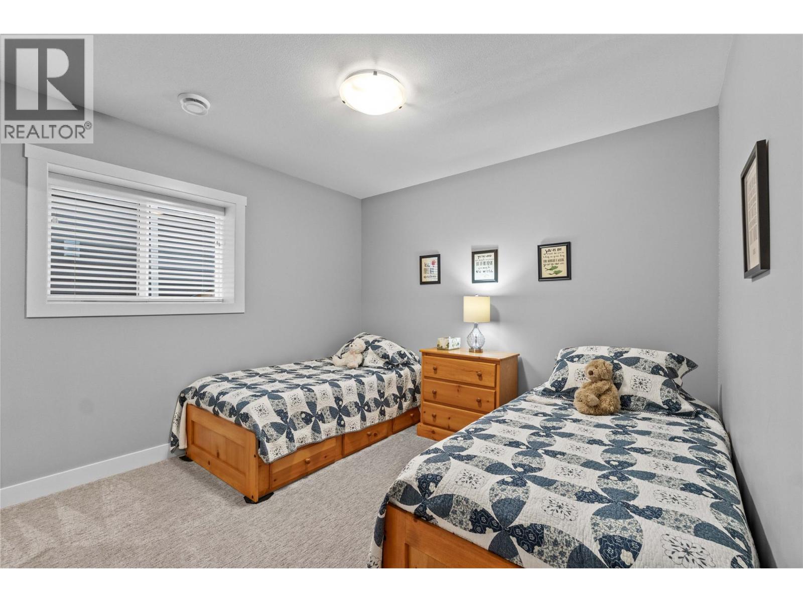 32 1791 10 Street Southwest, Salmon Arm