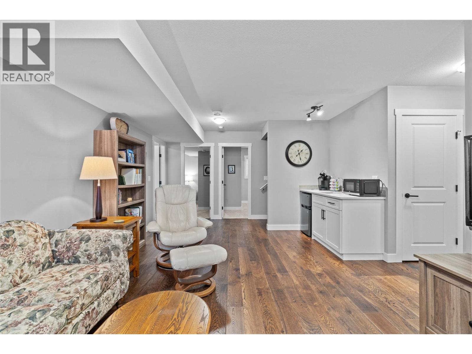 32 1791 10 Street Southwest, Salmon Arm