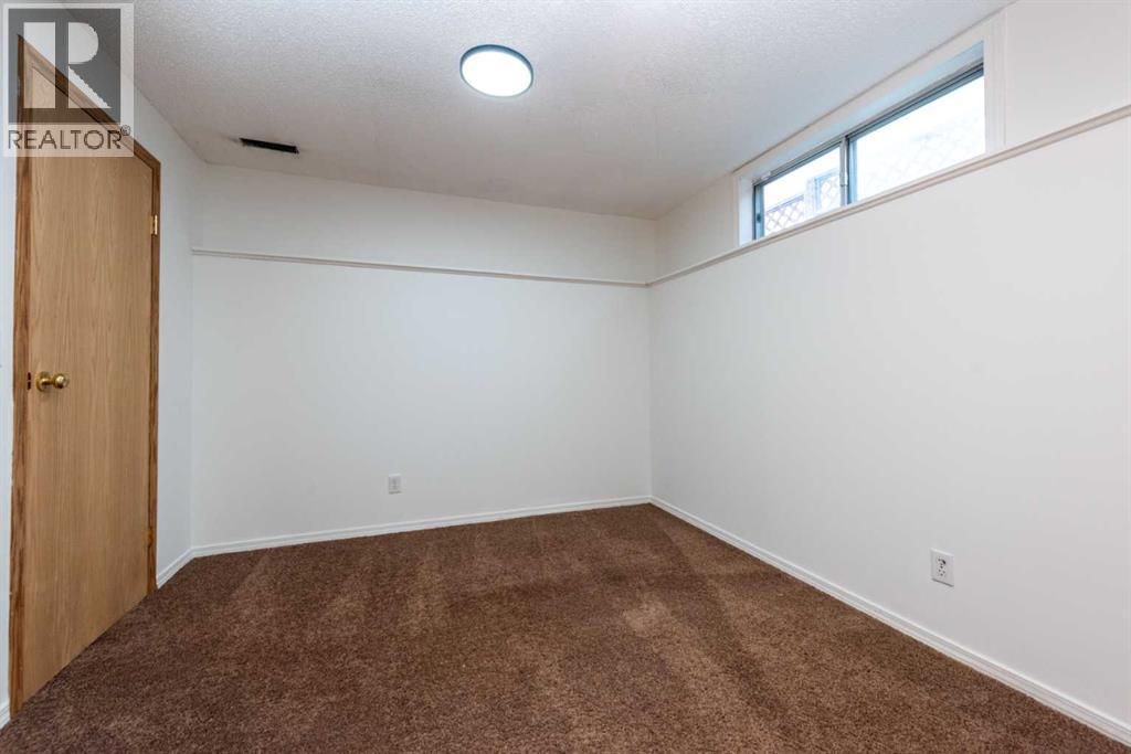 Single Family House for Sale in  Hidden Hills Road NW Hidden Valley Calgary 