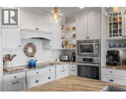  1546 Golden View Drive, West Kelowna