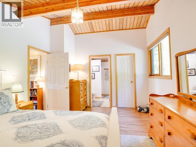 12205 SCOTCH FIR POINT RD, Powell River