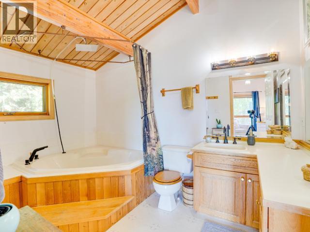 12205 SCOTCH FIR POINT RD, Powell River