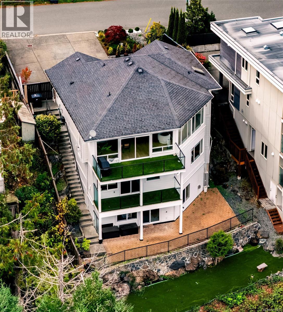  3346 Ravenwood Road, Colwood