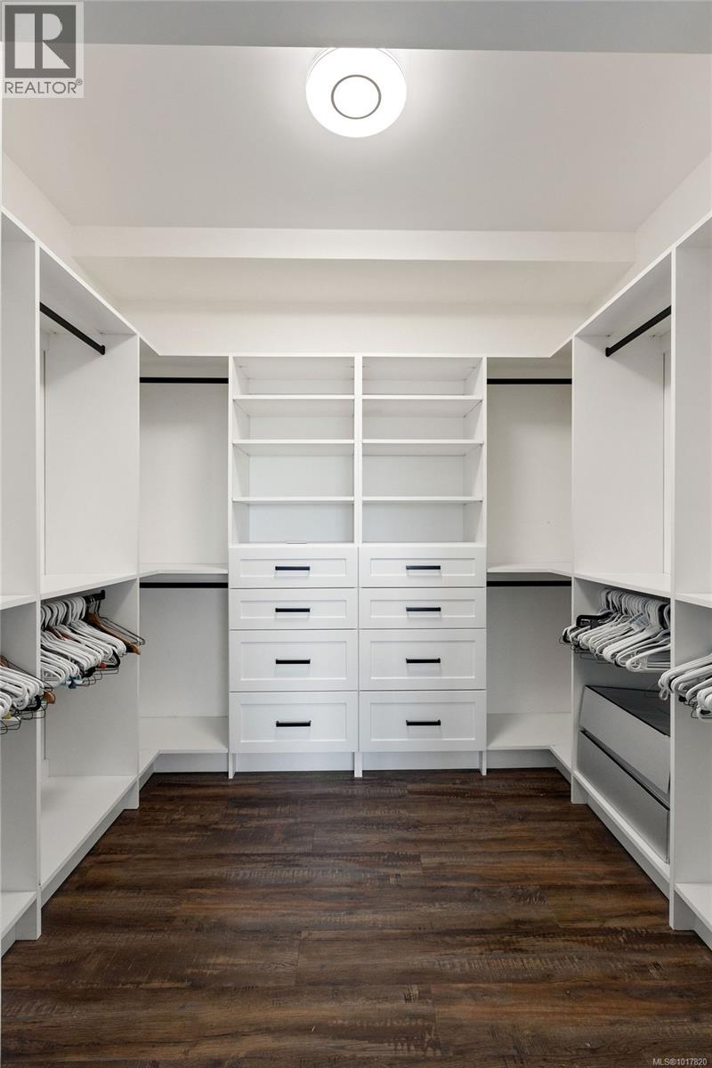  3346 Ravenwood Road, Colwood