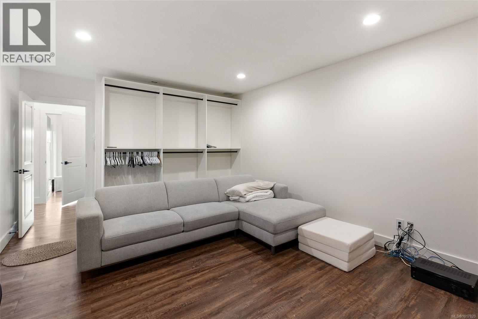  3346 Ravenwood Road, Colwood