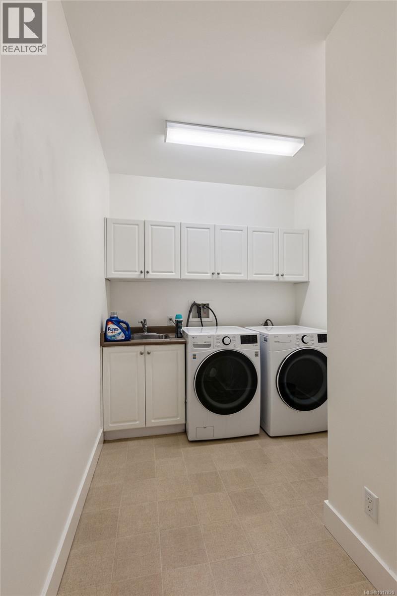  3346 Ravenwood Road, Colwood