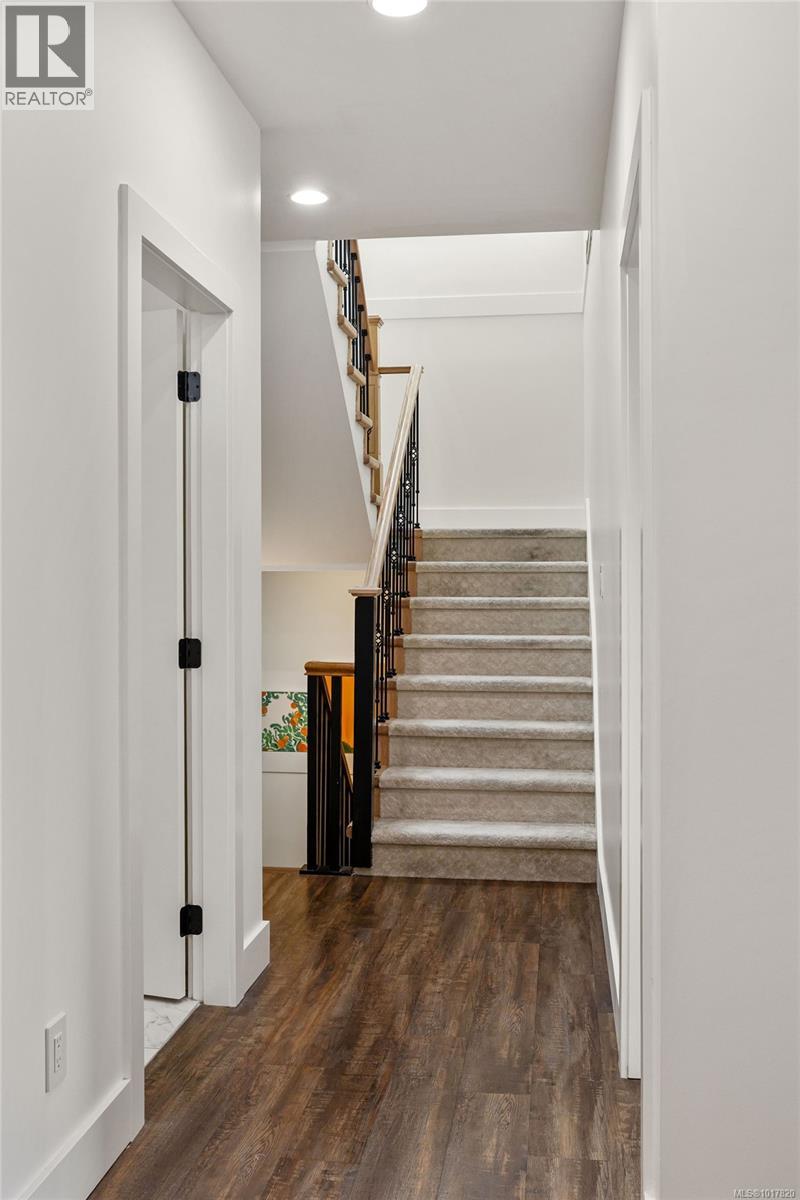  3346 Ravenwood Road, Colwood