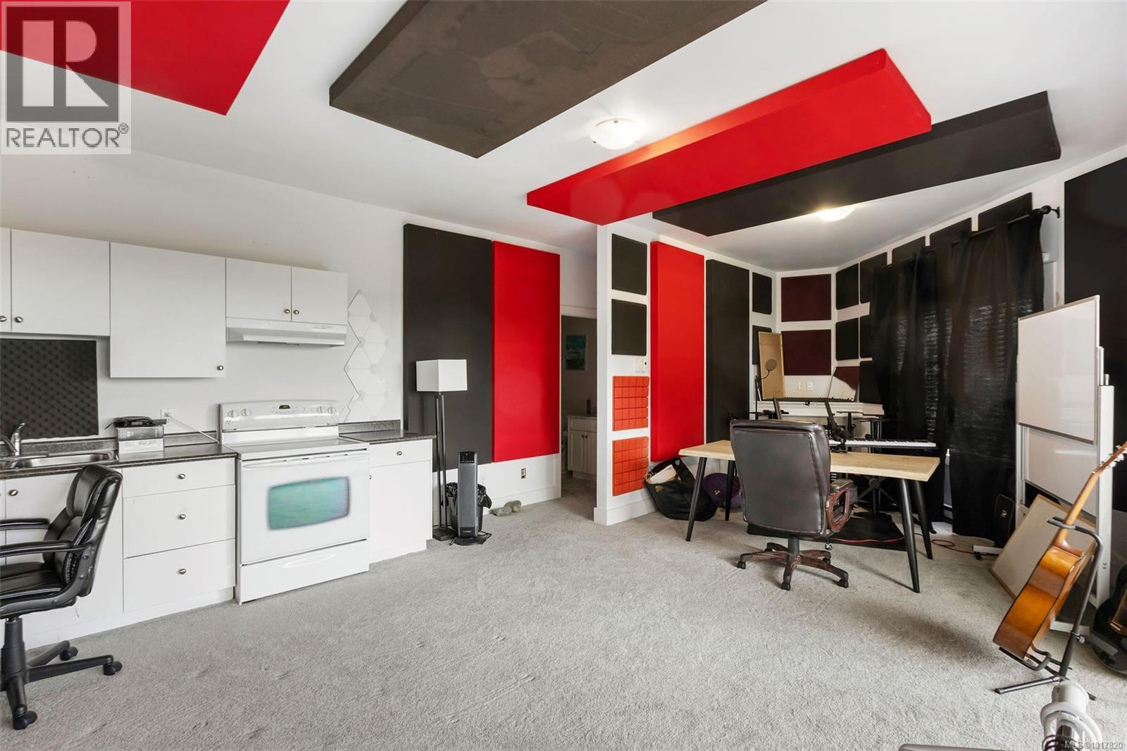  3346 Ravenwood Road, Colwood
