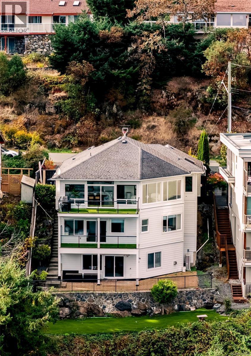  3346 Ravenwood Road, Colwood