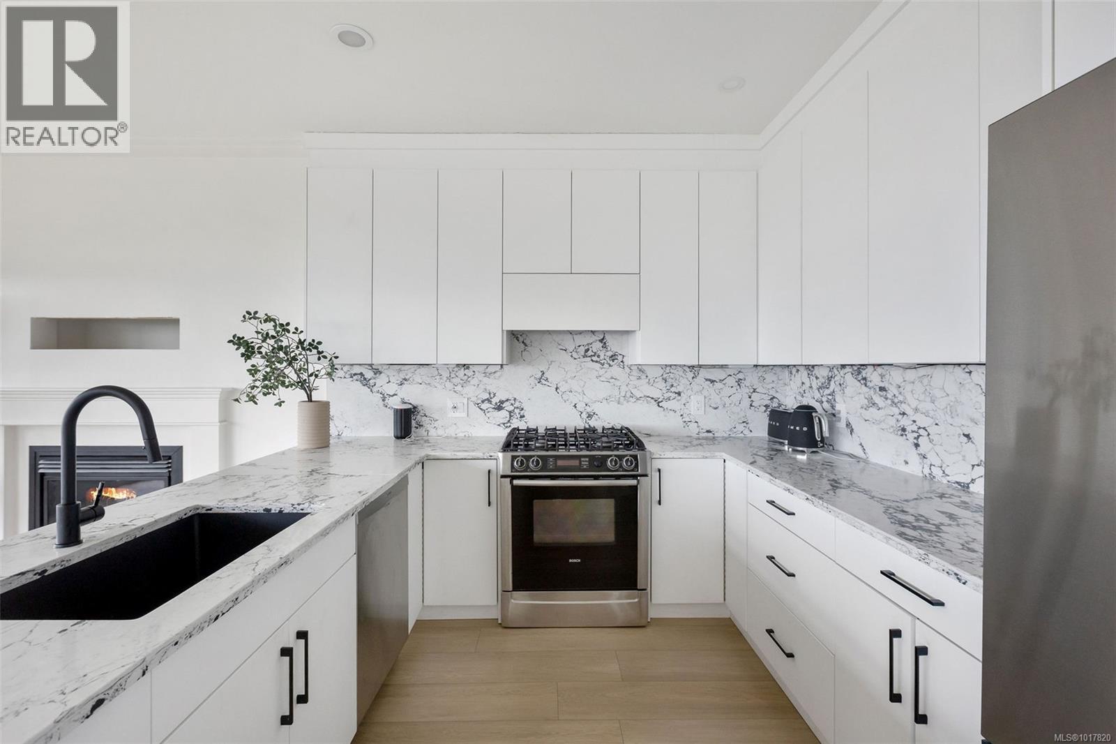  3346 Ravenwood Road, Colwood