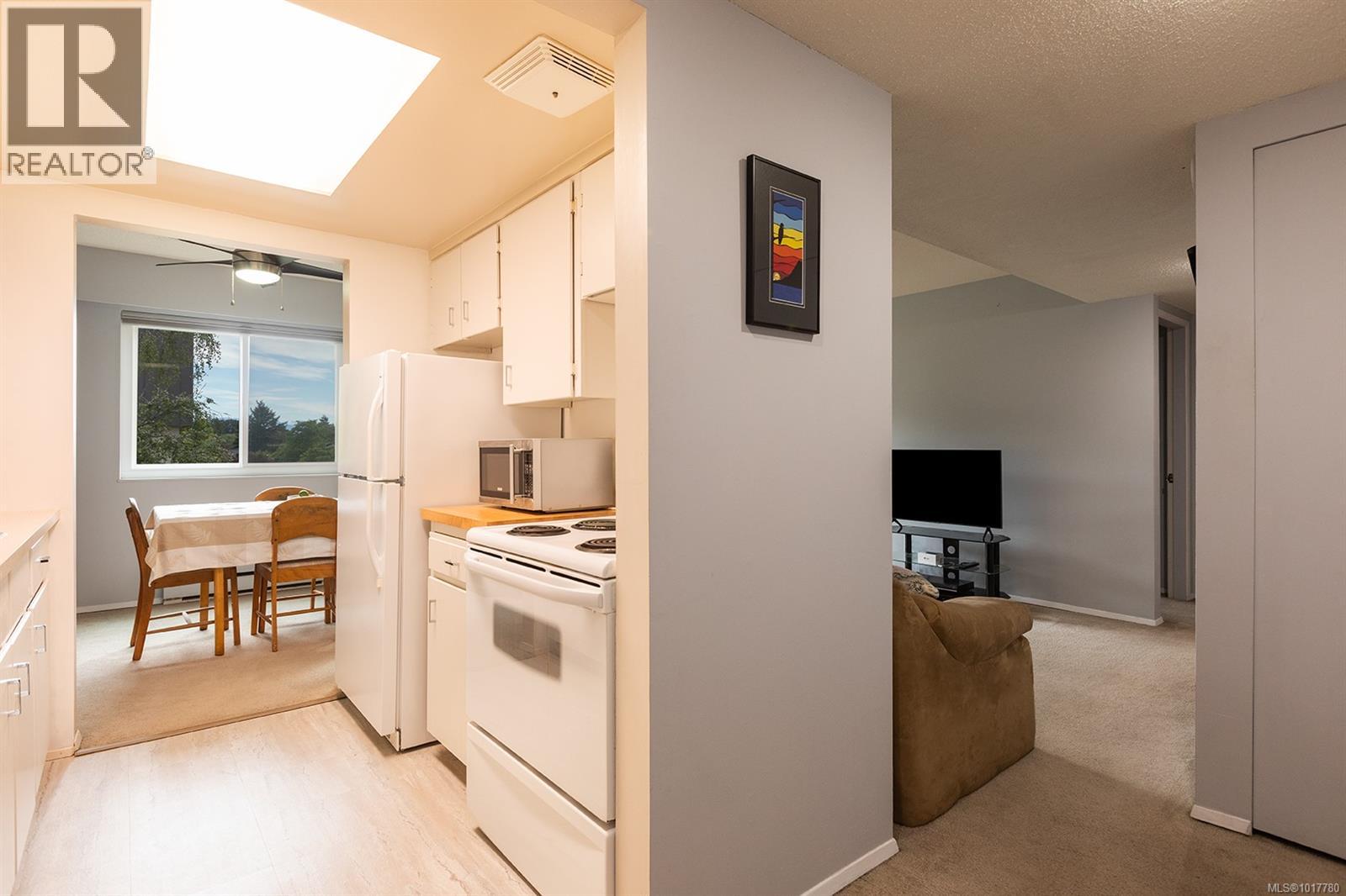 305 1151 Oscar Street, Victoria