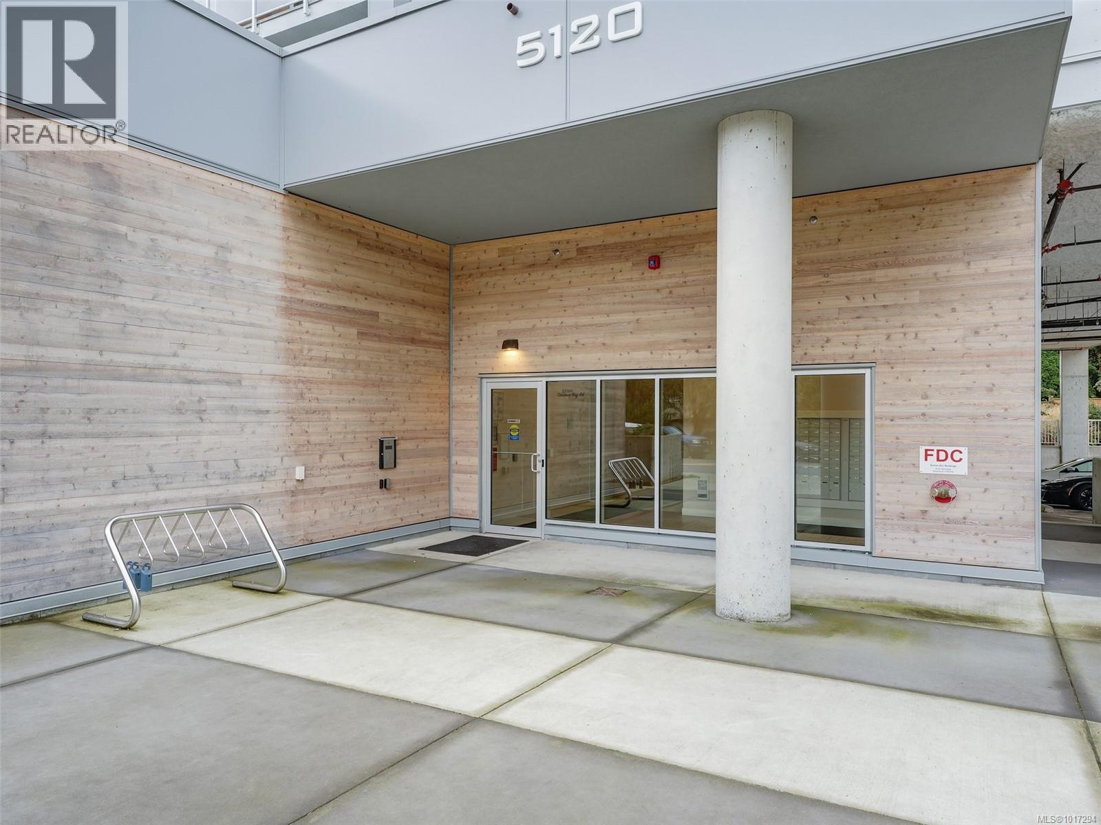 302 5120 Cordova Bay Road, Saanich