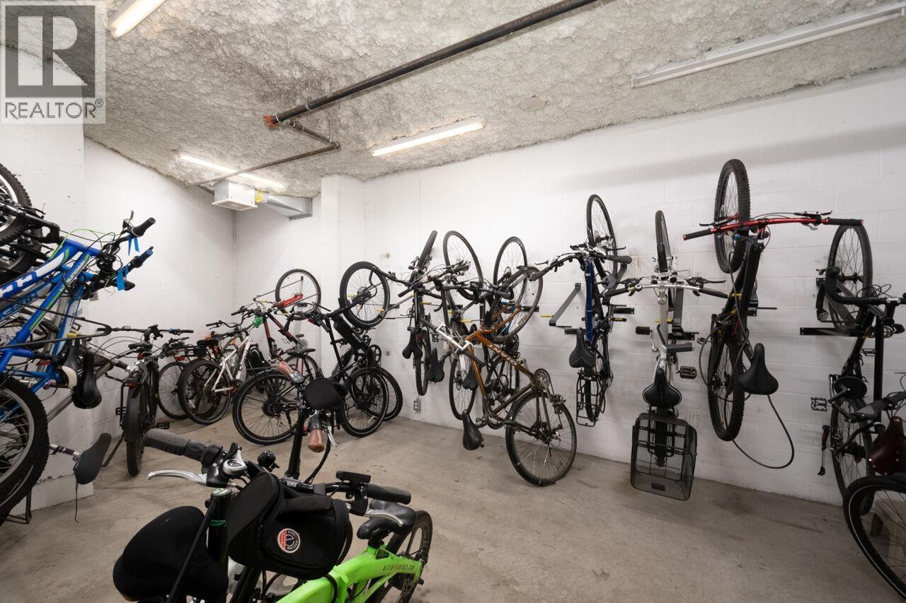 308 683 W VICTORIA PARK, North Vancouver