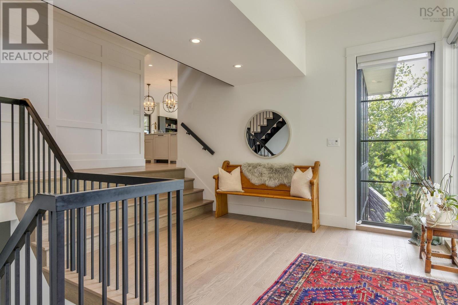 Property 4 of 51 of 1170 Rockcliffe Street