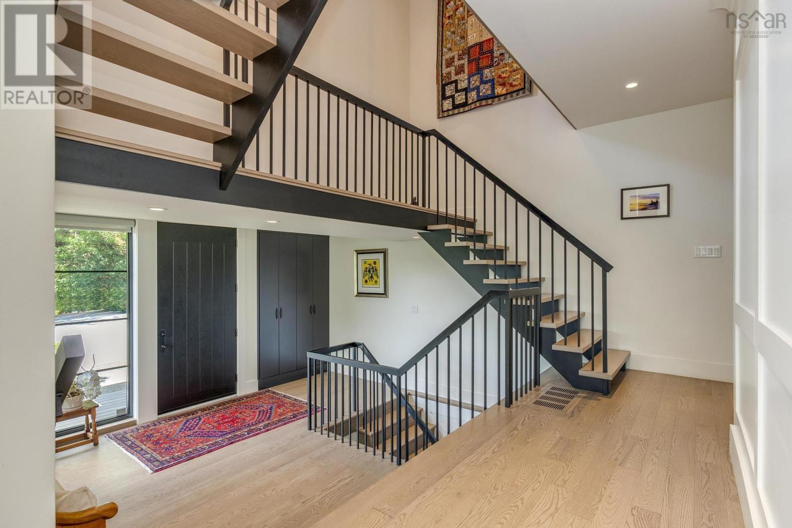 Property 16 of 51 of 1170 Rockcliffe Street