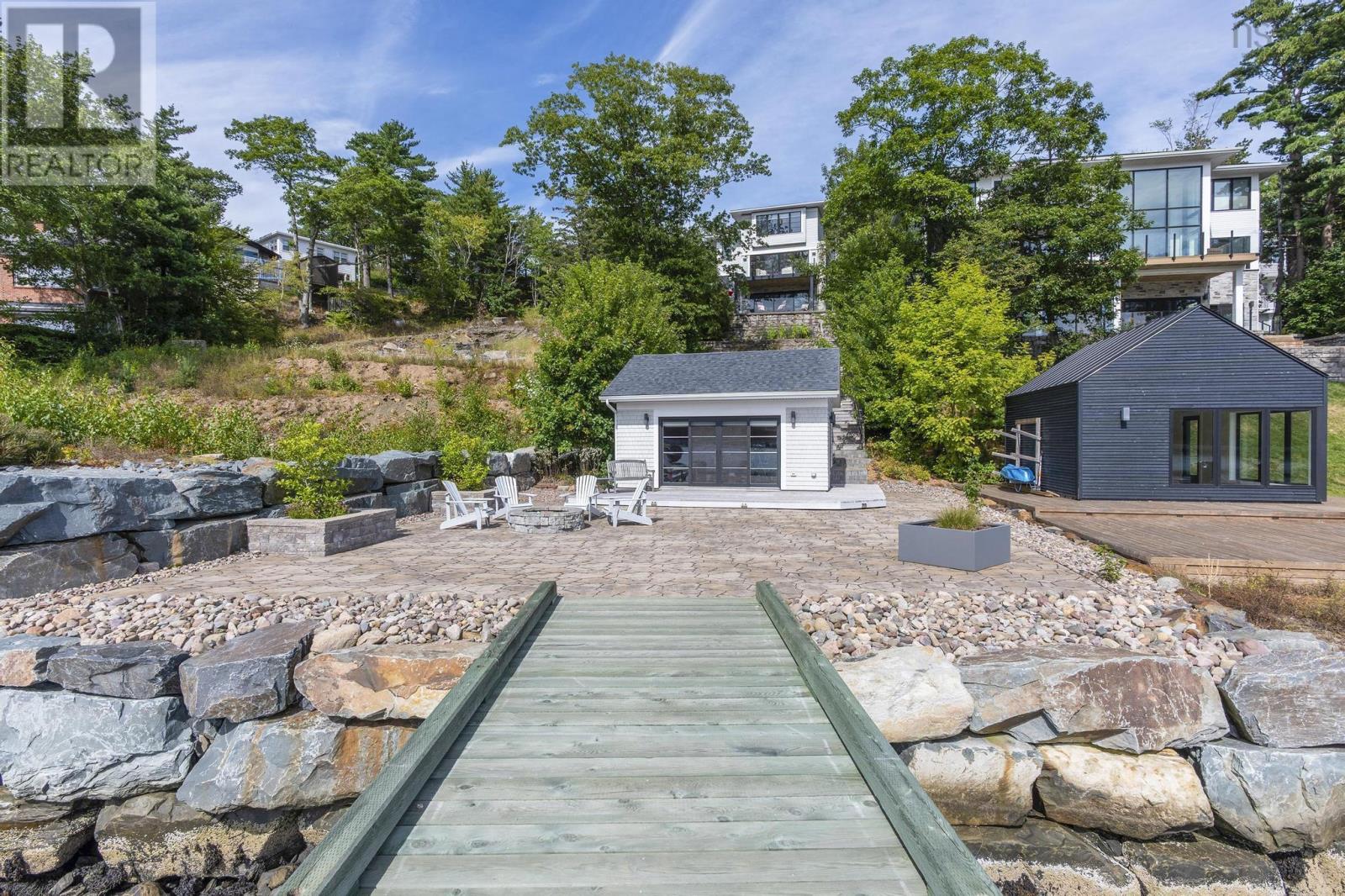 Property 48 of 51 of 1170 Rockcliffe Street