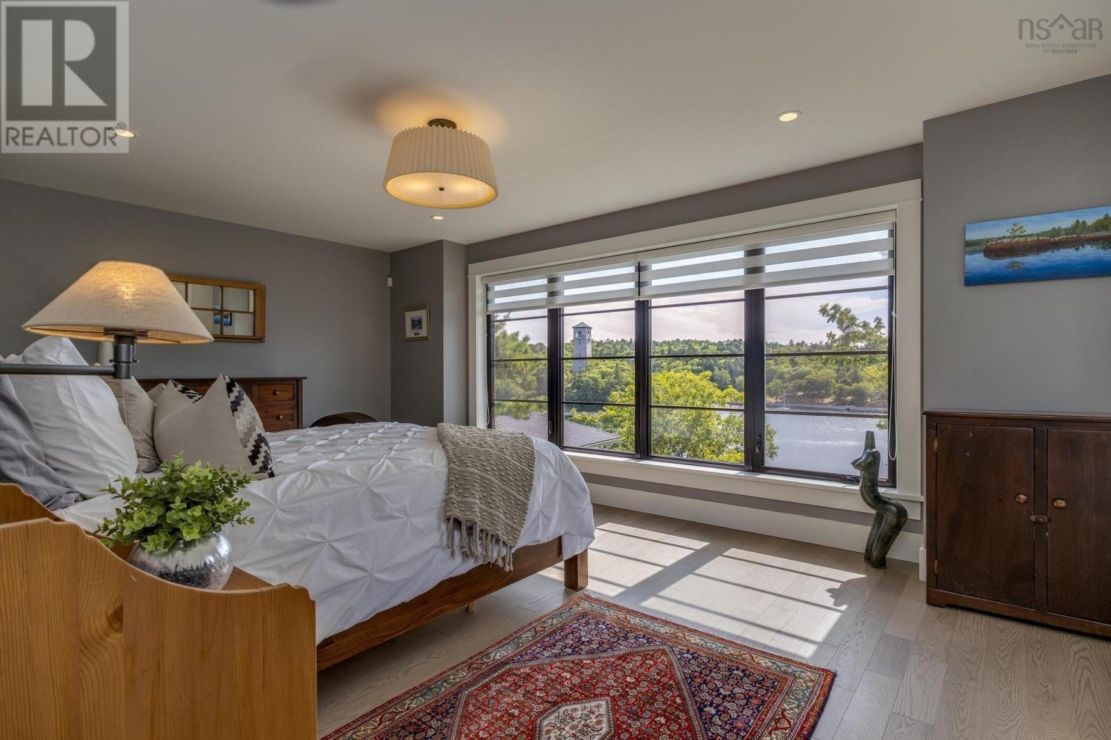 Property 30 of 51 of 1170 Rockcliffe Street