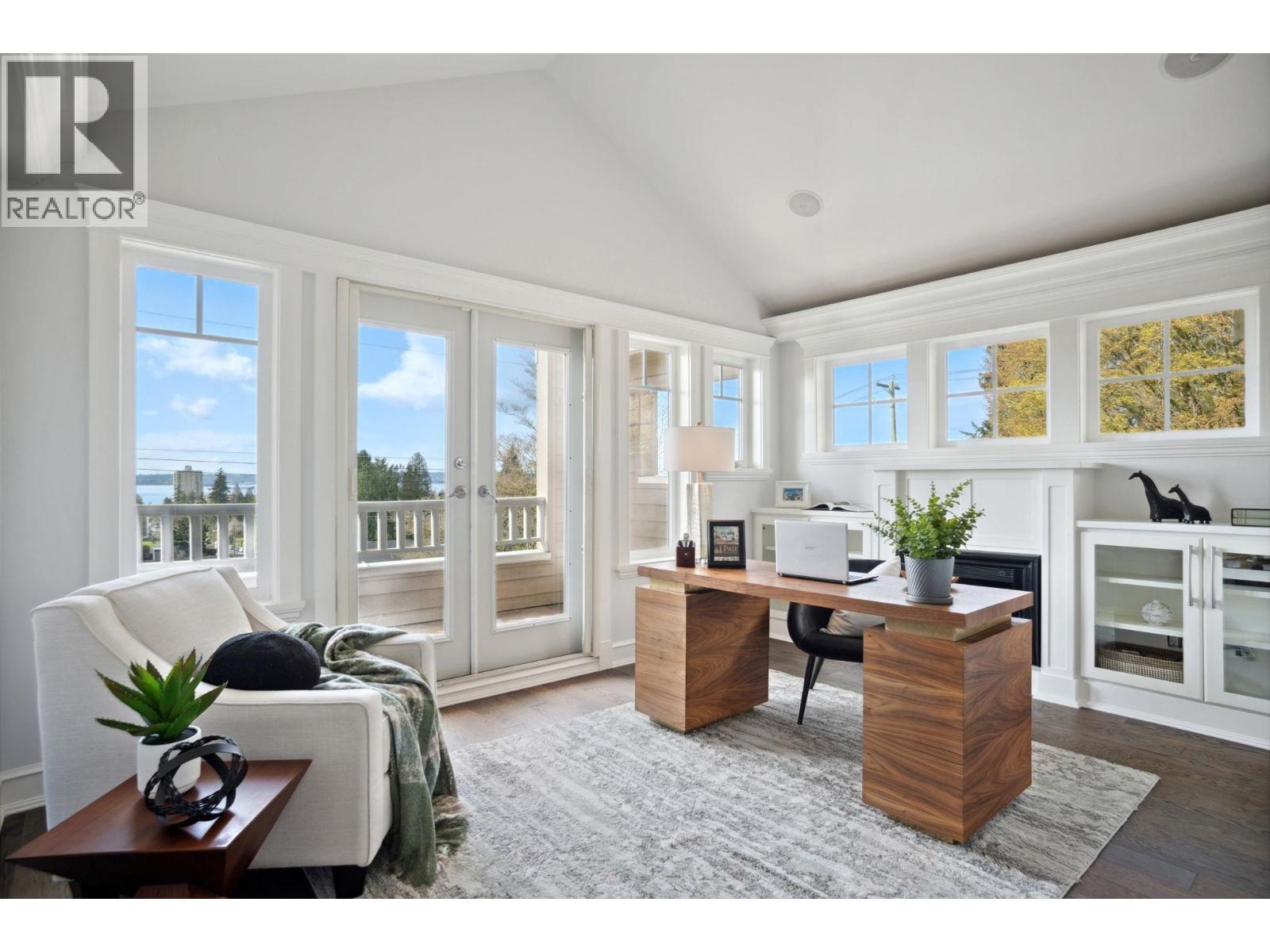 2185 LAWSON AVENUE, West Vancouver