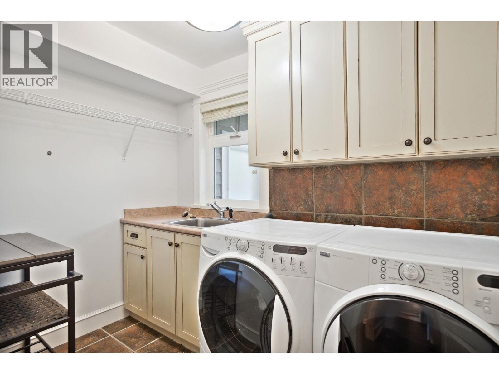 2185 LAWSON AVENUE, West Vancouver