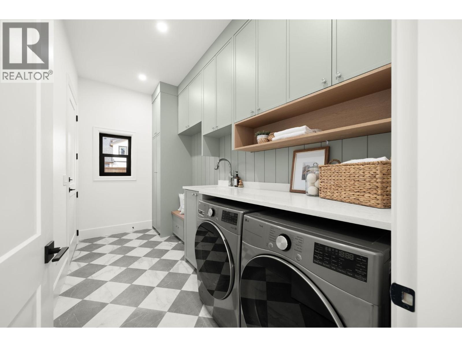 1204 STELLERS JAY Place, Tsawwassen