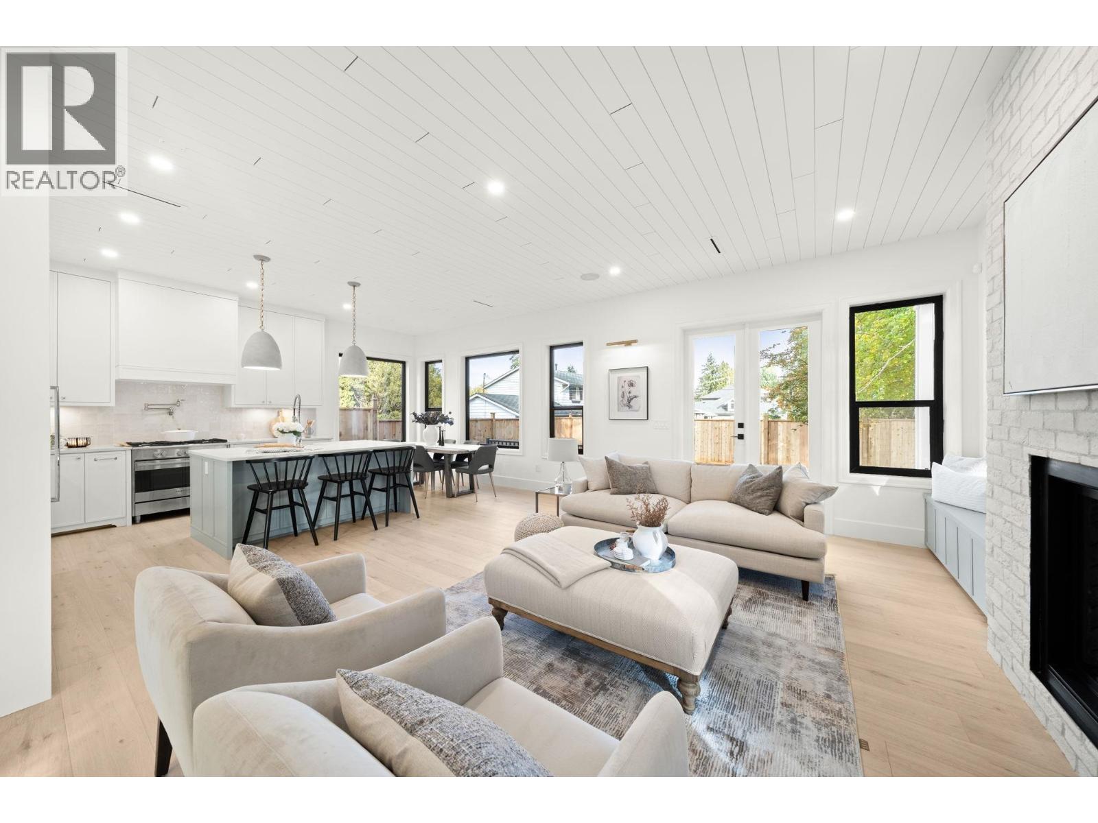 1204 STELLERS JAY Place, Tsawwassen