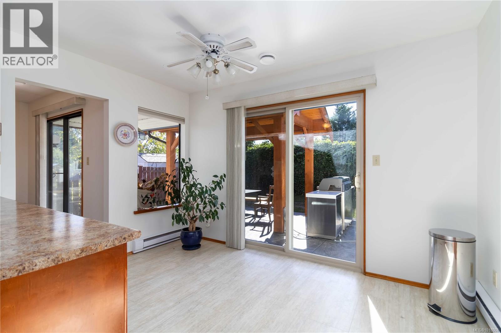 711 Miller Avenue, Saanich