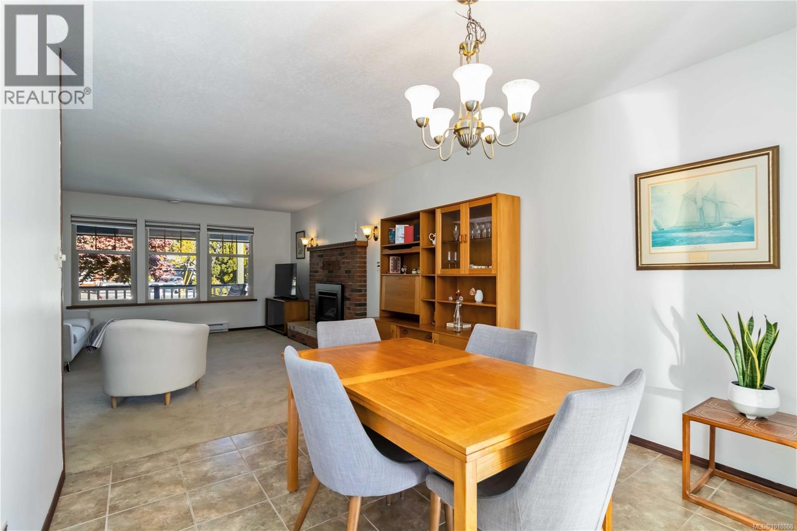  711 Miller Avenue, Saanich
