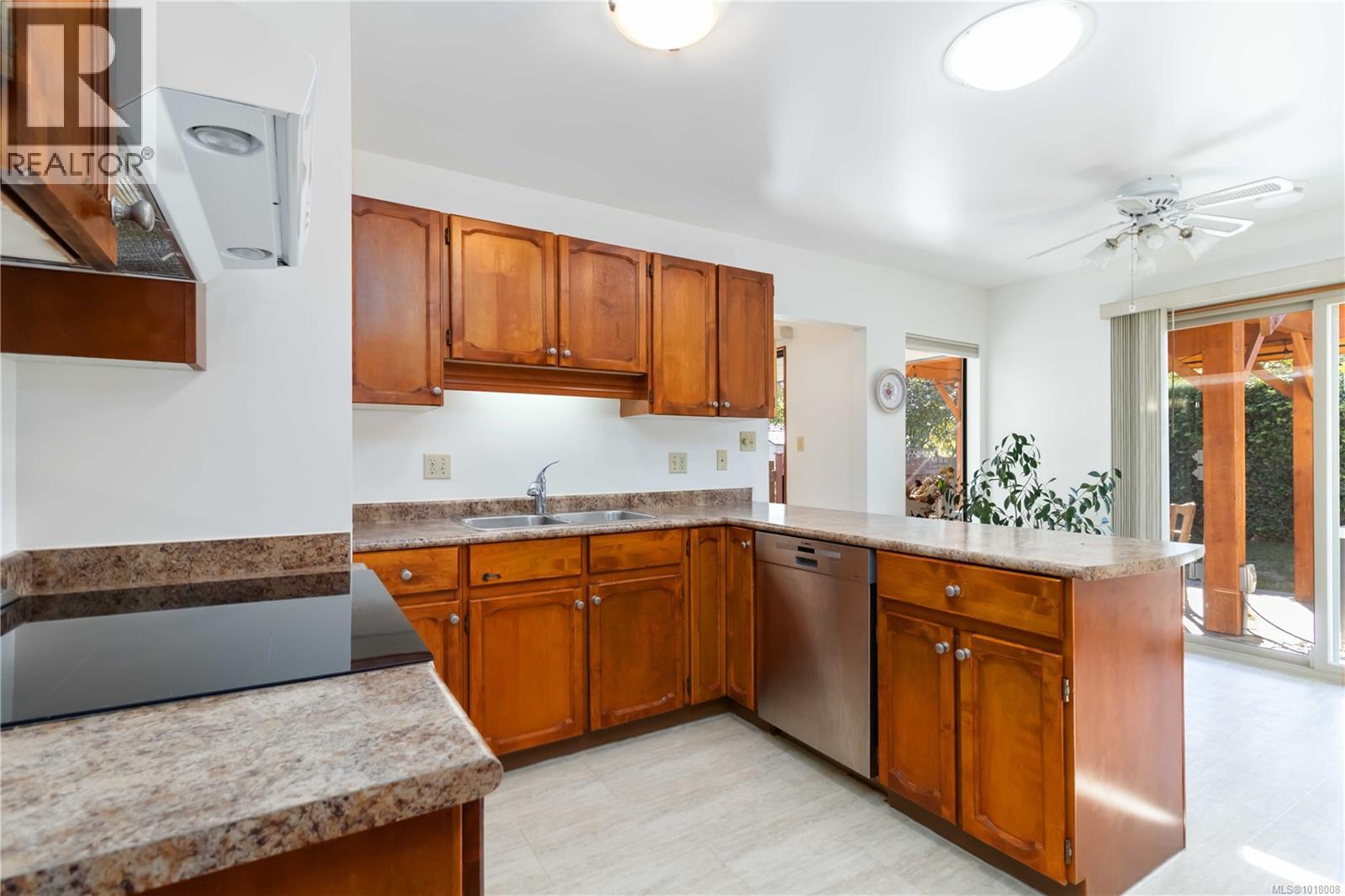  711 Miller Avenue, Saanich