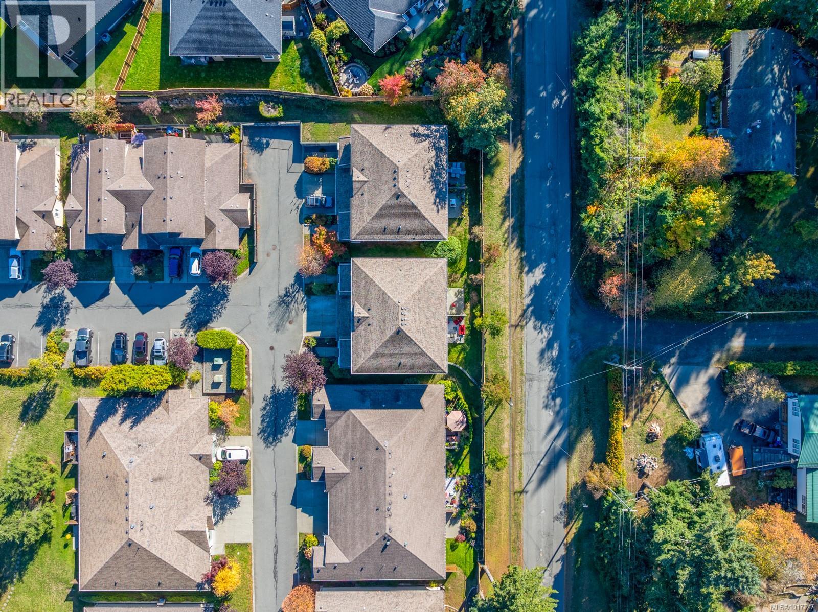 2728 1st St, Courtenay - Exteriors - Full Complex View, Drone/Aerial View - Photo 4