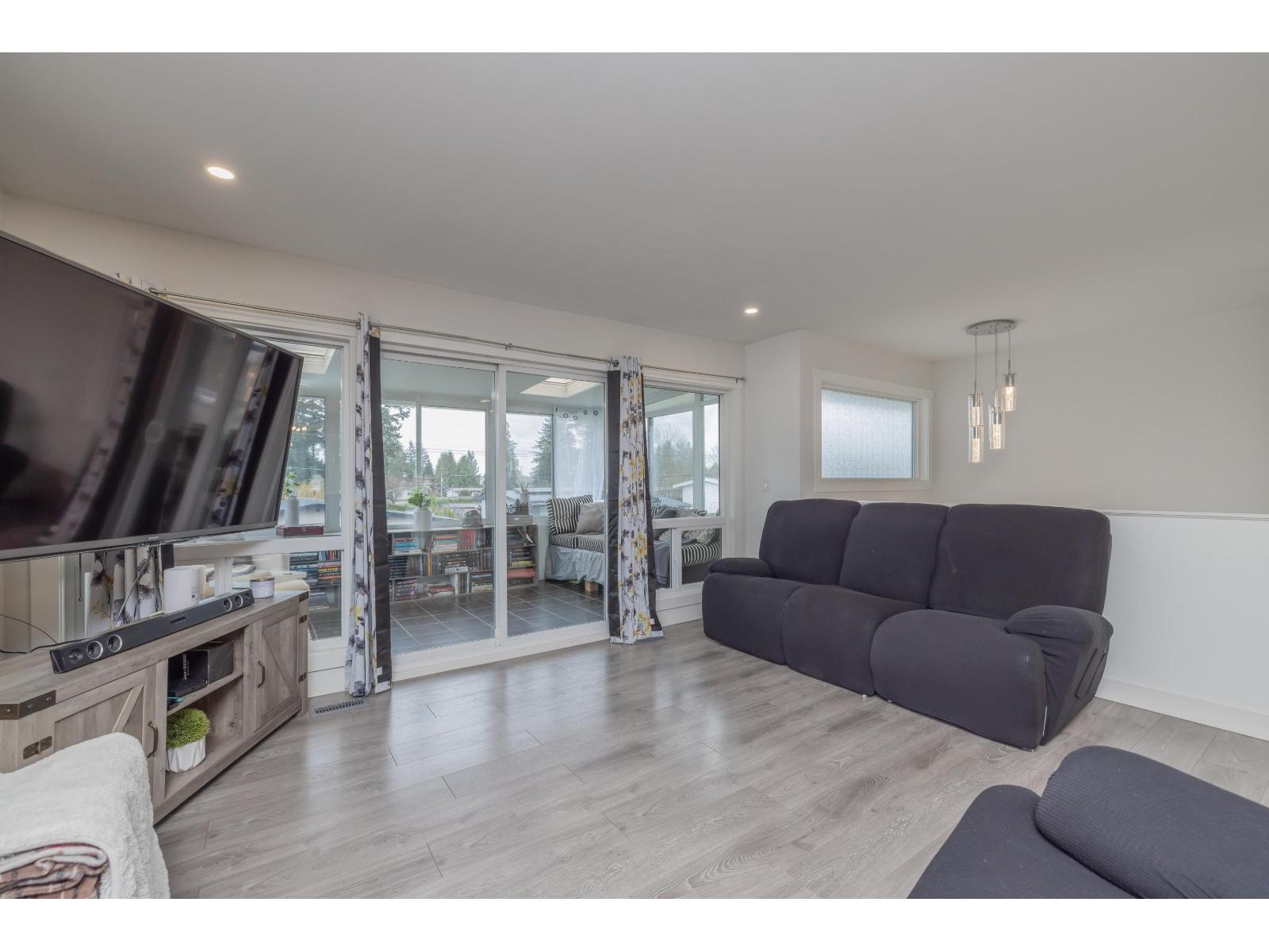 32073 WESTVIEW AVENUE, Mission