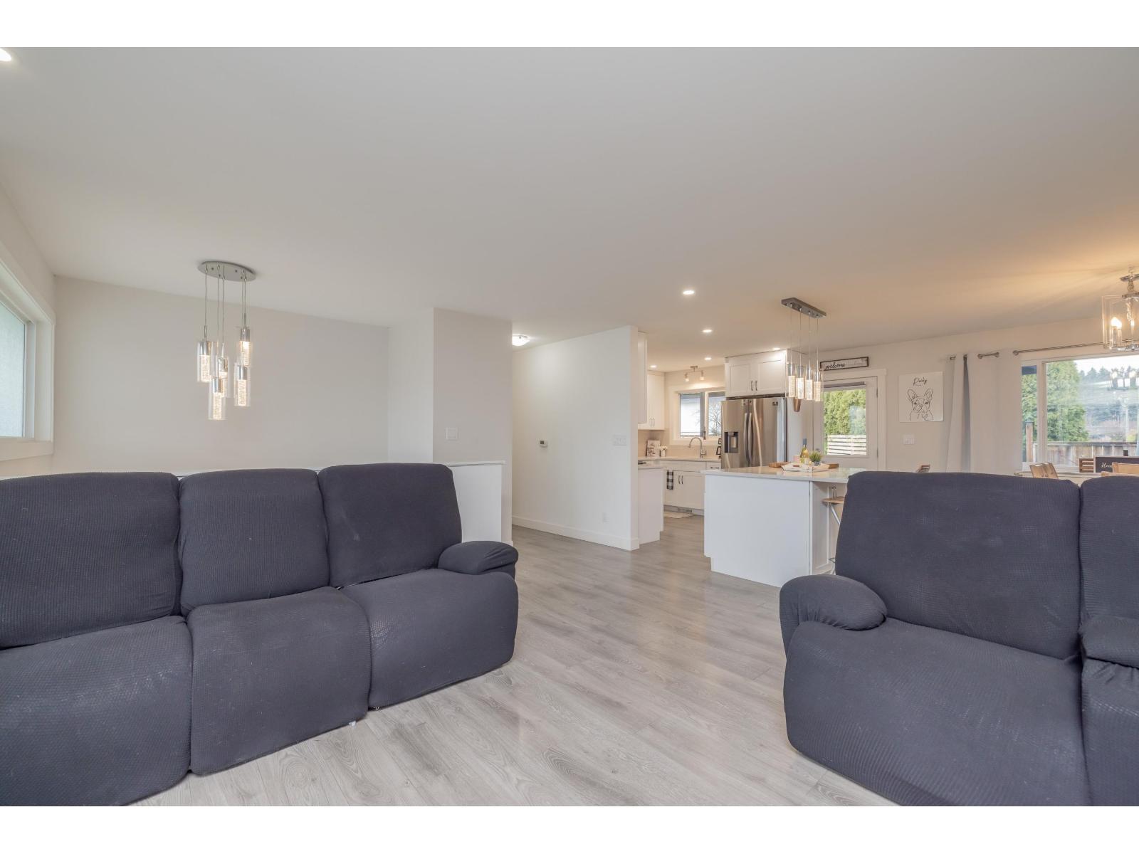 32073 WESTVIEW AVENUE, Mission