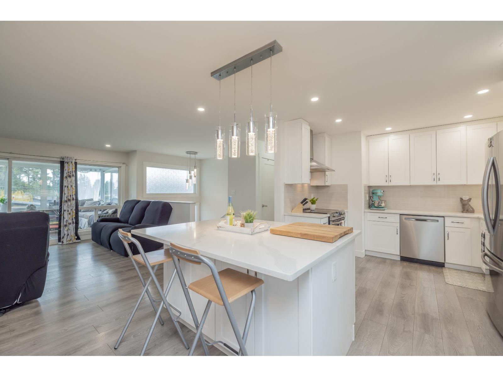 32073 WESTVIEW AVENUE, Mission