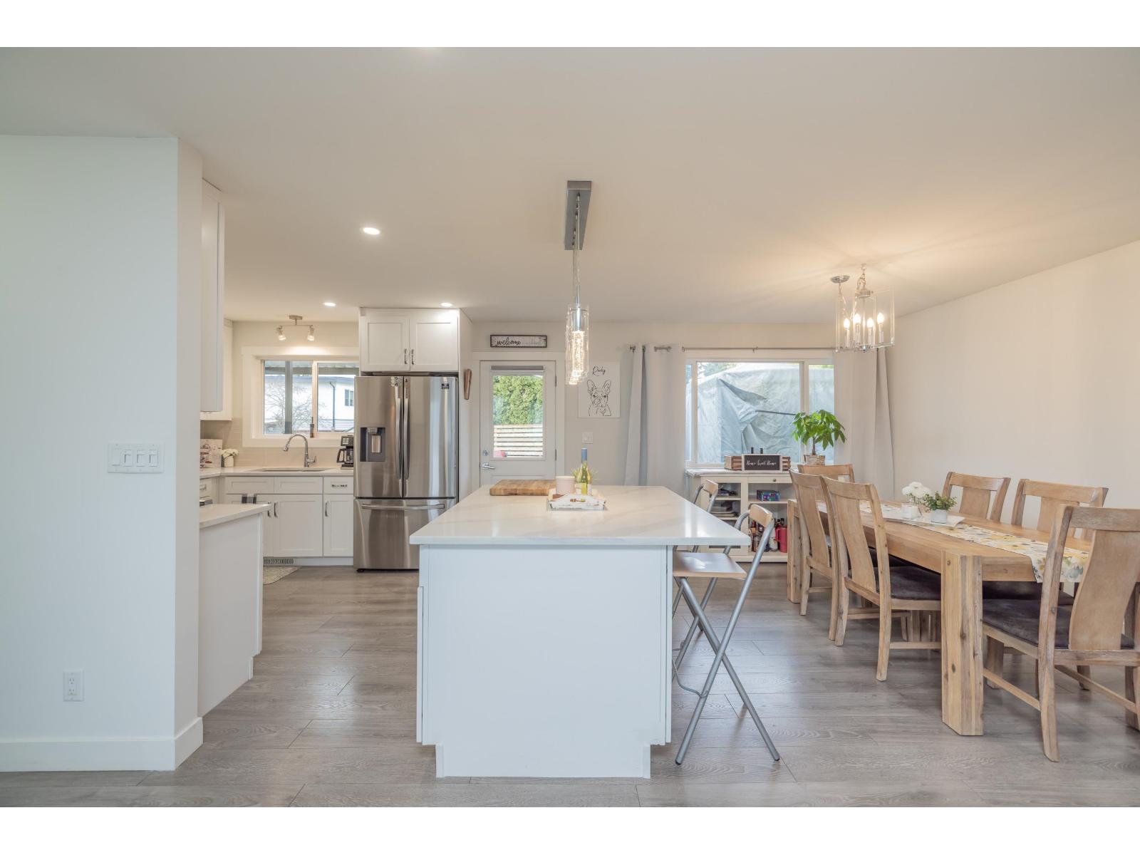 32073 WESTVIEW AVENUE, Mission